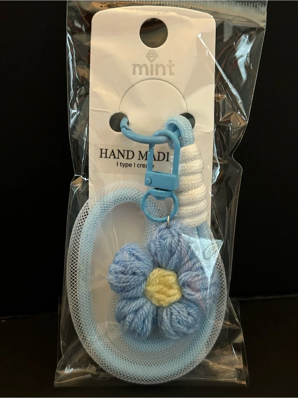 Mint Handmade Assorted Color Daisy Wristlet Bag Charm Keychain Card Holder NWT